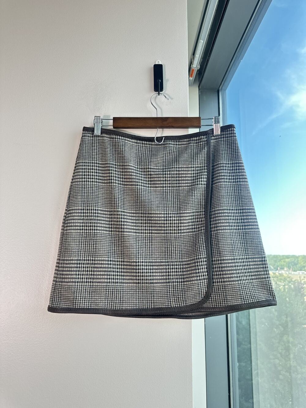 Max Studio Women's Faux Wrap Mini Skirt Black & brown Plaid Sz L NWT